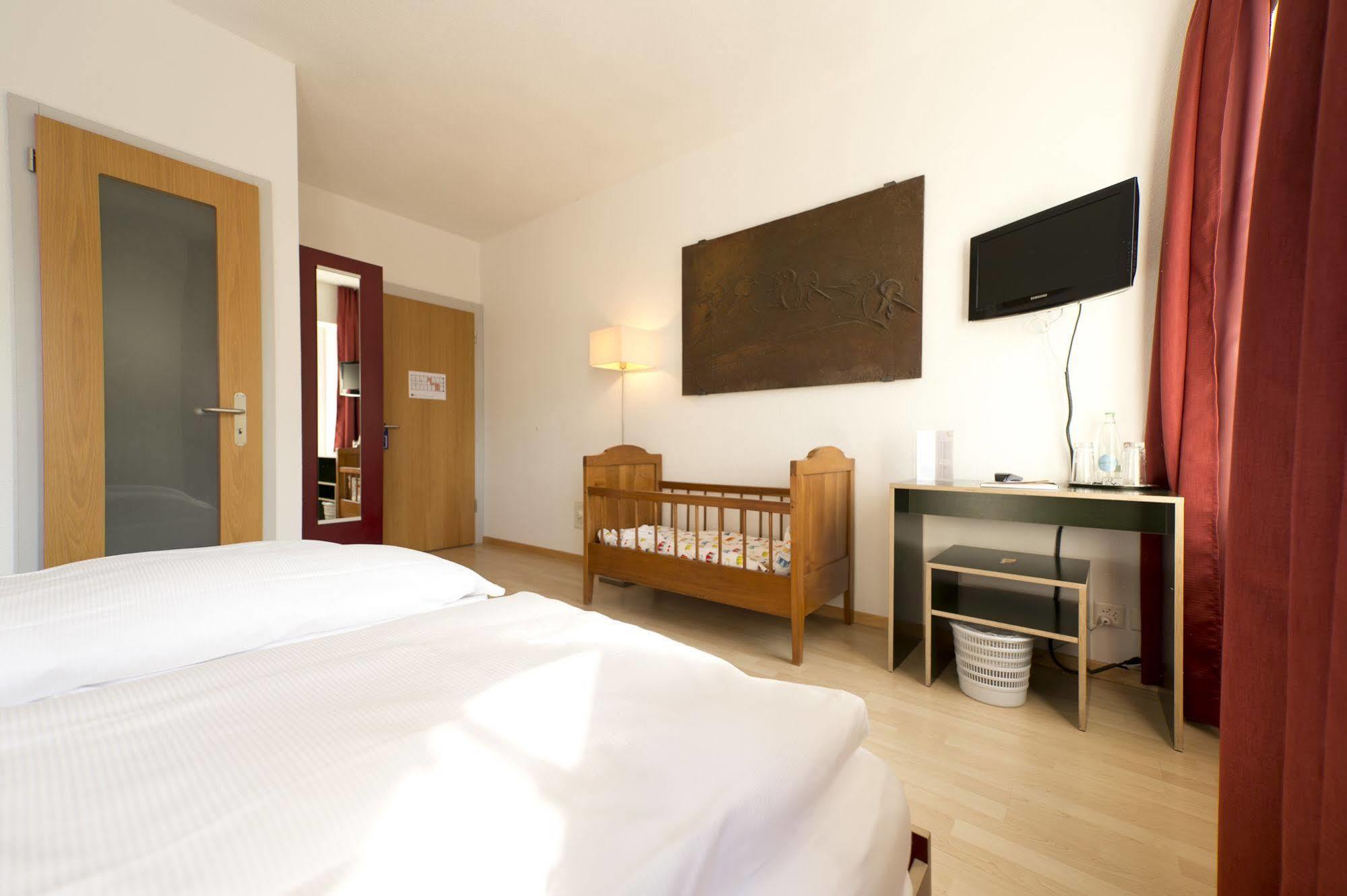 Baeren Self Check-In Hotel Solura Zewnętrze zdjęcie
